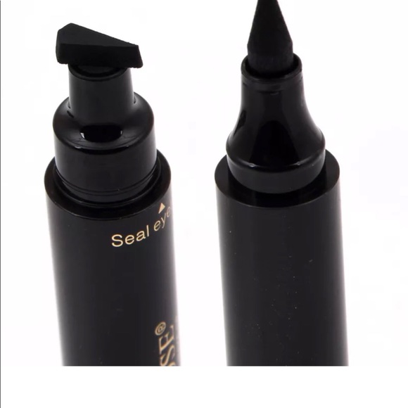 Winged Eyeliner Stamp Waterproof Makeup Ey… - Picture 4 of 5